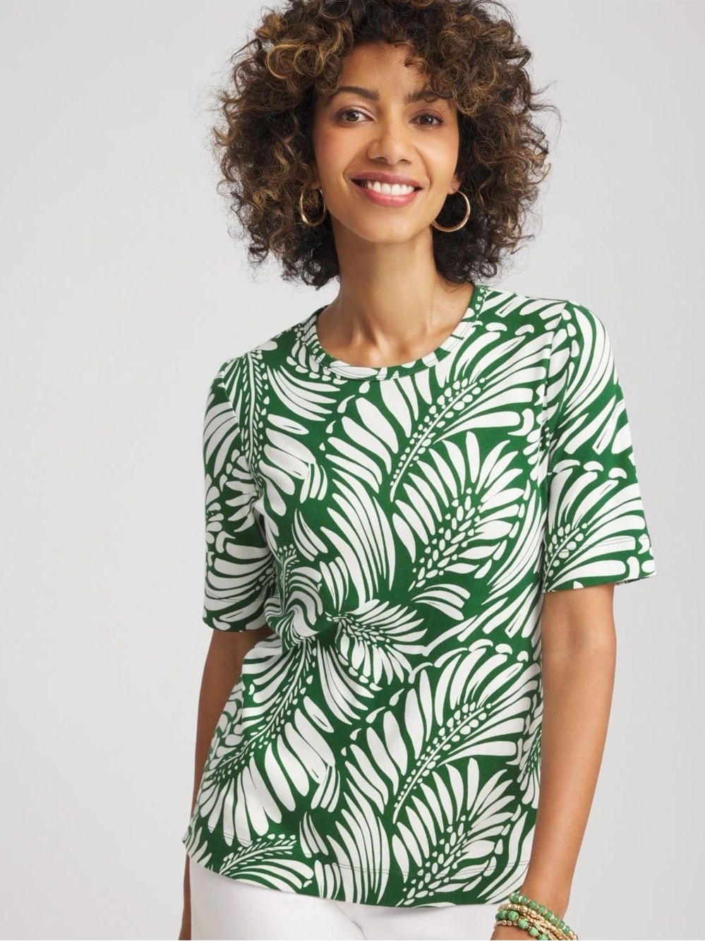 # Chico's L Green & White Pia Palms Crewneck Short Sleeve Tee